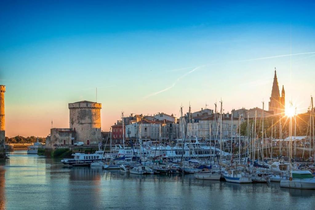Plein Charme Aux Minimes Terrasse Calme + Parking Apartment La Rochelle  Exterior photo