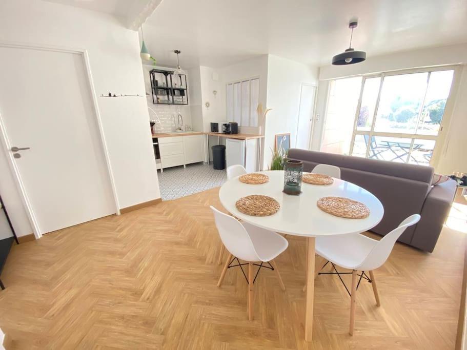 Plein Charme Aux Minimes Terrasse Calme + Parking Apartment La Rochelle  Exterior photo