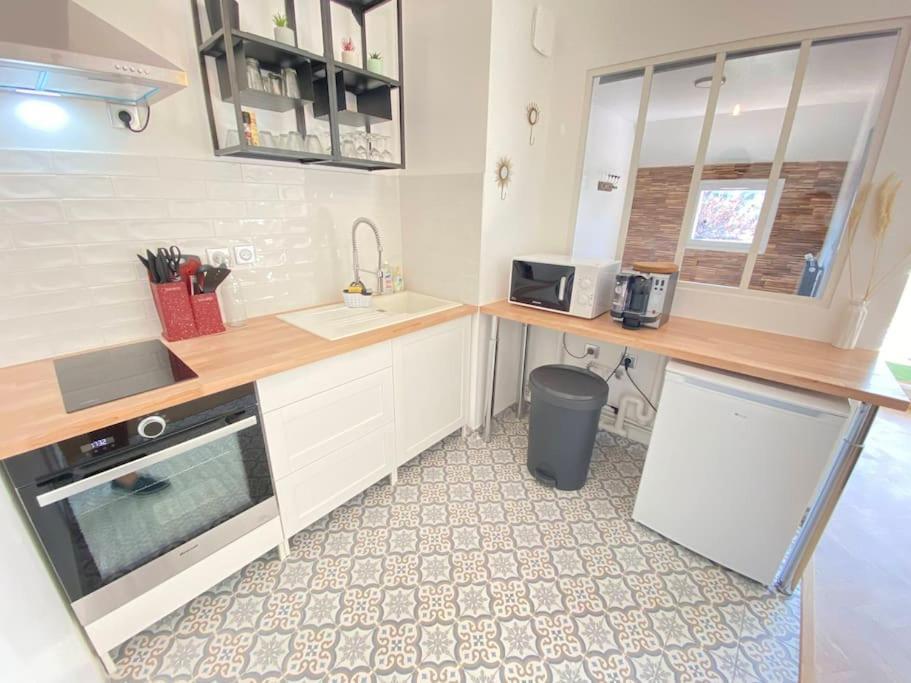 Plein Charme Aux Minimes Terrasse Calme + Parking Apartment La Rochelle  Exterior photo